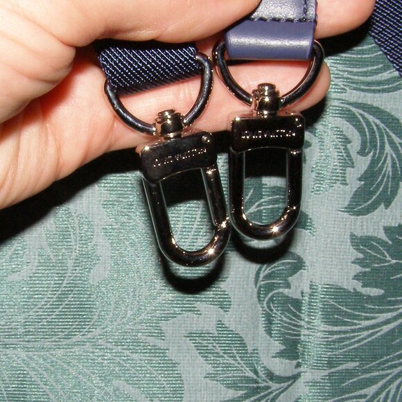 💙🤍 NEW FULL SET Louis Vuitton Outdoor Pouch UNISEX - Picture 14 of 14